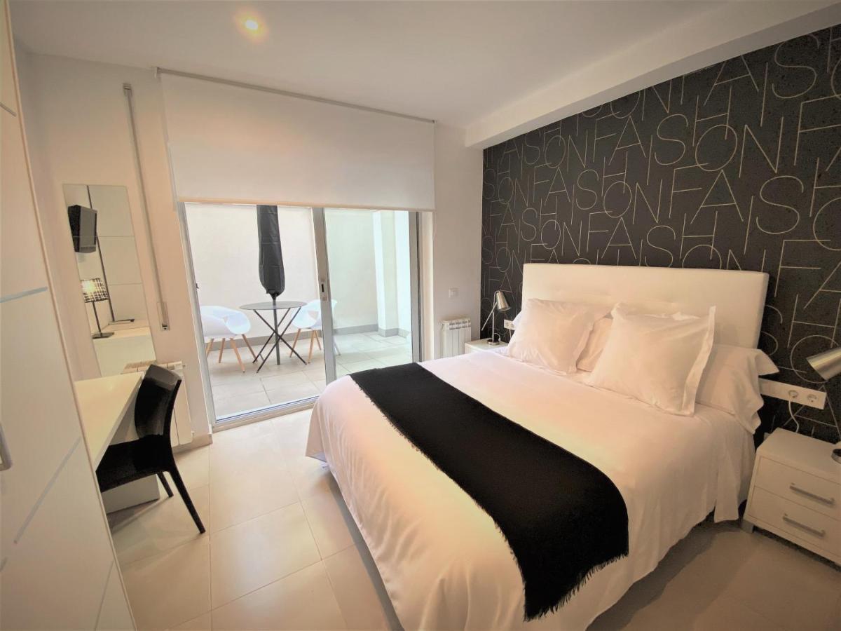 Hostal Somnis Suria Bagian luar foto