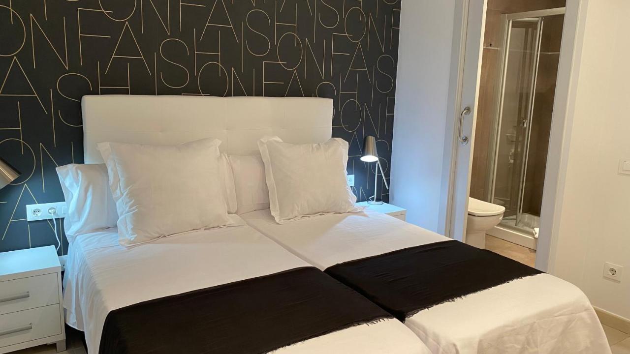 Hostal Somnis Suria Bagian luar foto