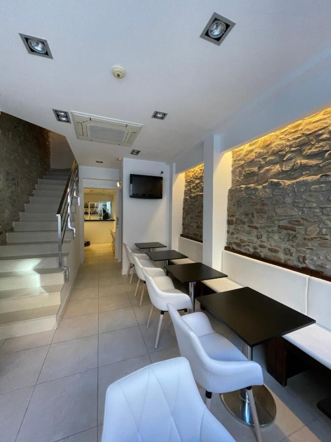 Hostal Somnis Suria Bagian luar foto