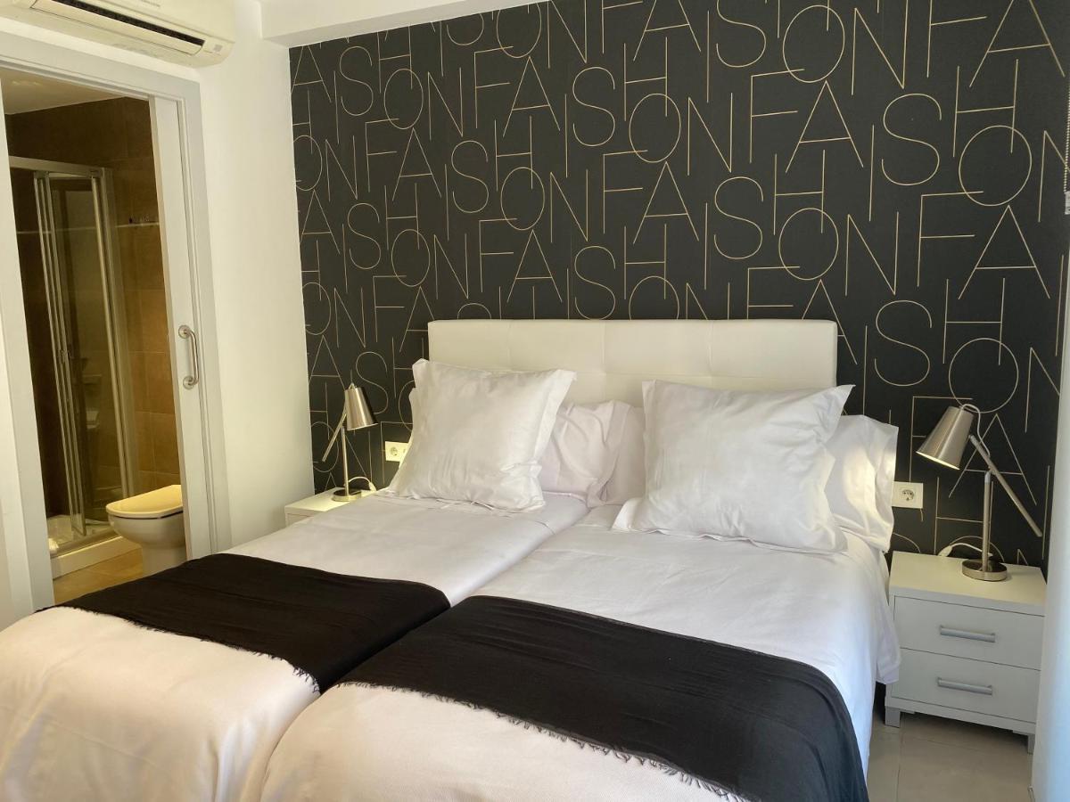 Hostal Somnis Suria Bagian luar foto